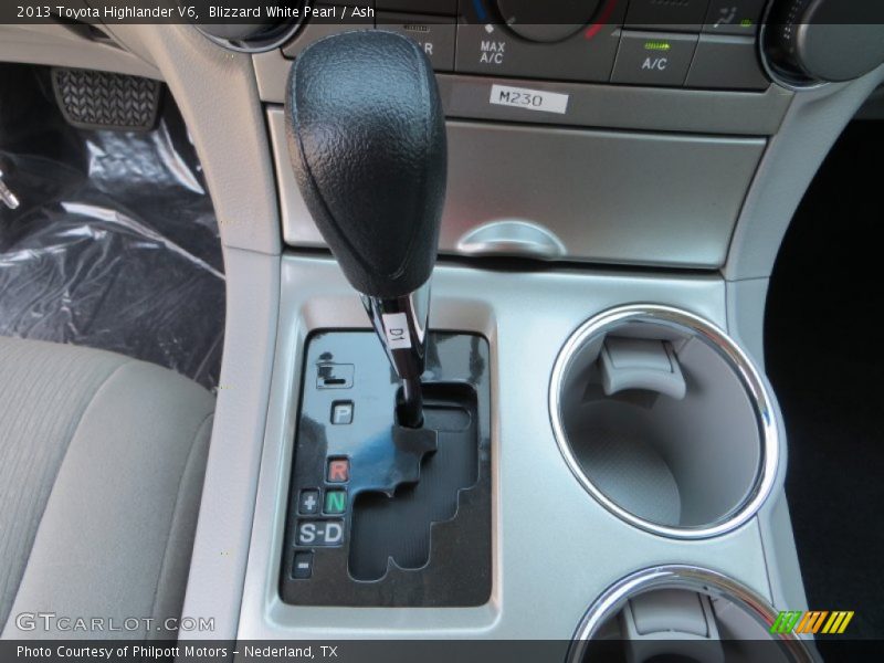 Blizzard White Pearl / Ash 2013 Toyota Highlander V6