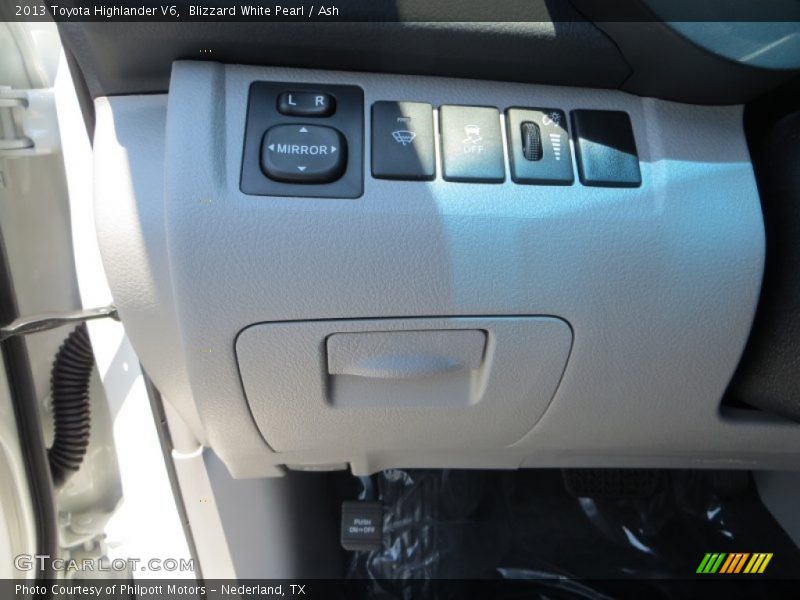 Blizzard White Pearl / Ash 2013 Toyota Highlander V6