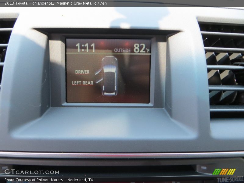 Magnetic Gray Metallic / Ash 2013 Toyota Highlander SE