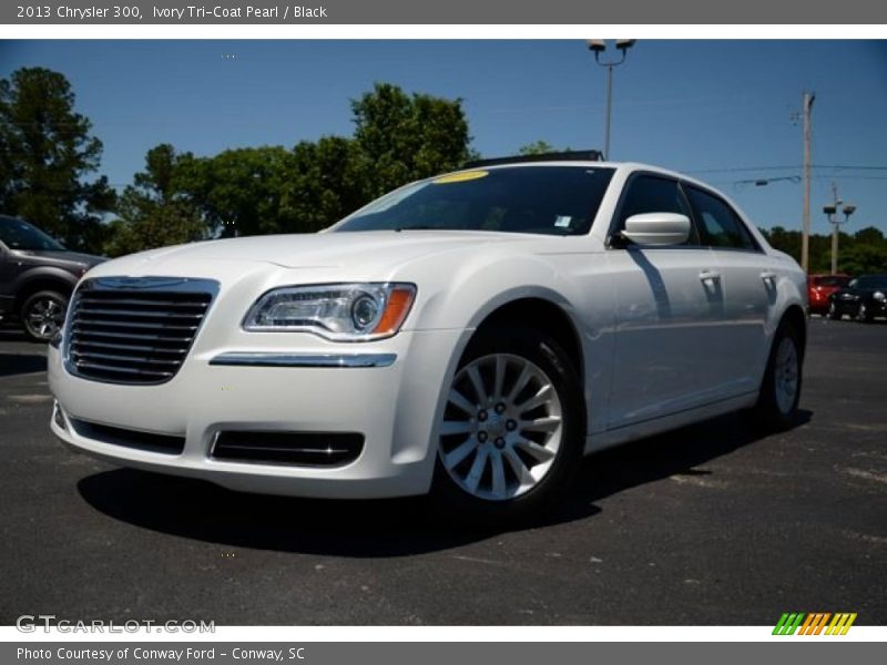 Ivory Tri-Coat Pearl / Black 2013 Chrysler 300