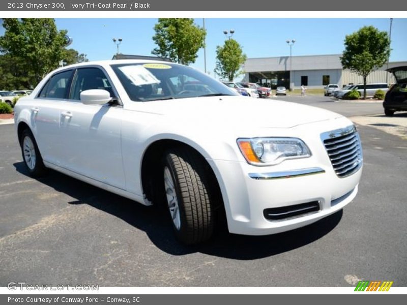 Ivory Tri-Coat Pearl / Black 2013 Chrysler 300