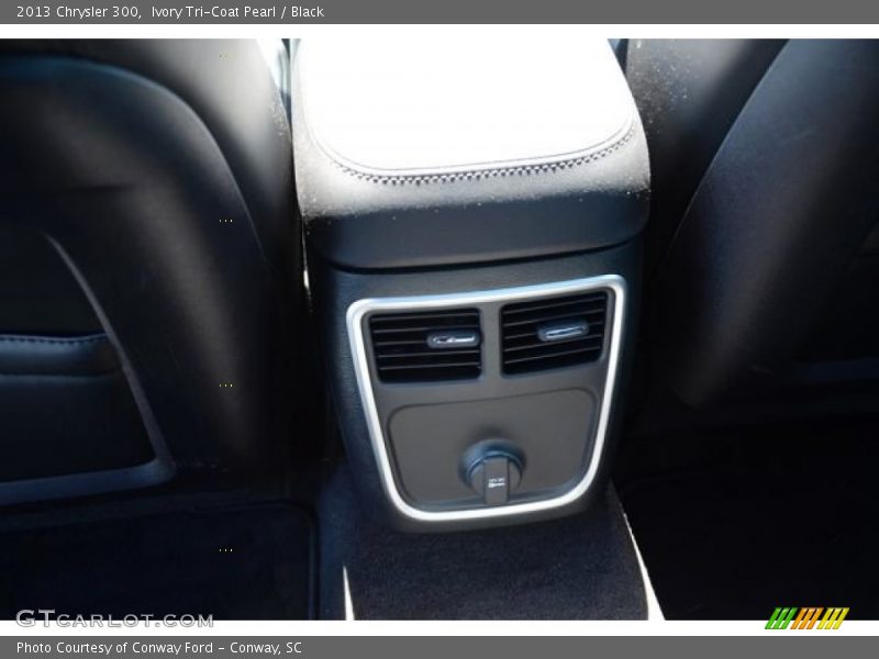 Ivory Tri-Coat Pearl / Black 2013 Chrysler 300