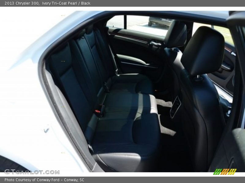 Ivory Tri-Coat Pearl / Black 2013 Chrysler 300