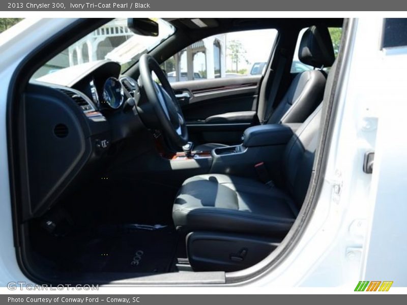 Ivory Tri-Coat Pearl / Black 2013 Chrysler 300