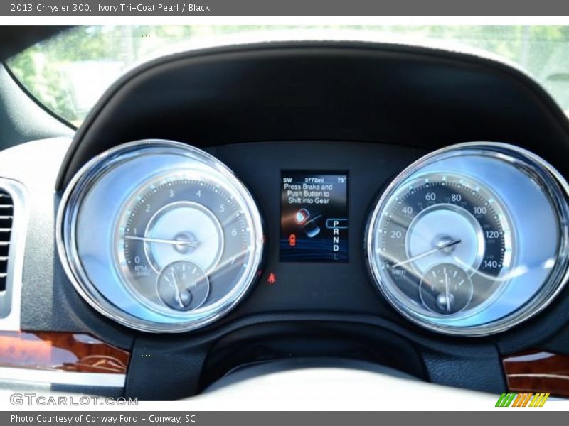 Ivory Tri-Coat Pearl / Black 2013 Chrysler 300