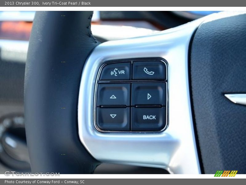 Ivory Tri-Coat Pearl / Black 2013 Chrysler 300