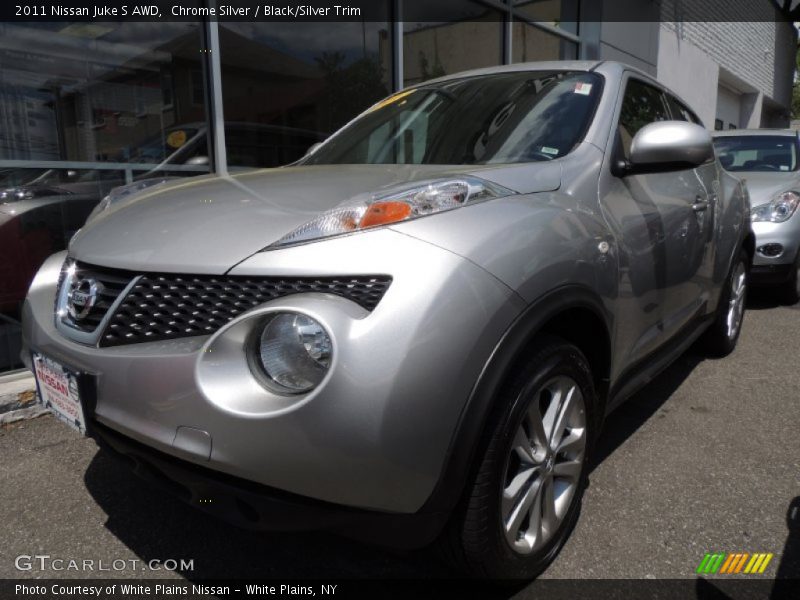 Chrome Silver / Black/Silver Trim 2011 Nissan Juke S AWD