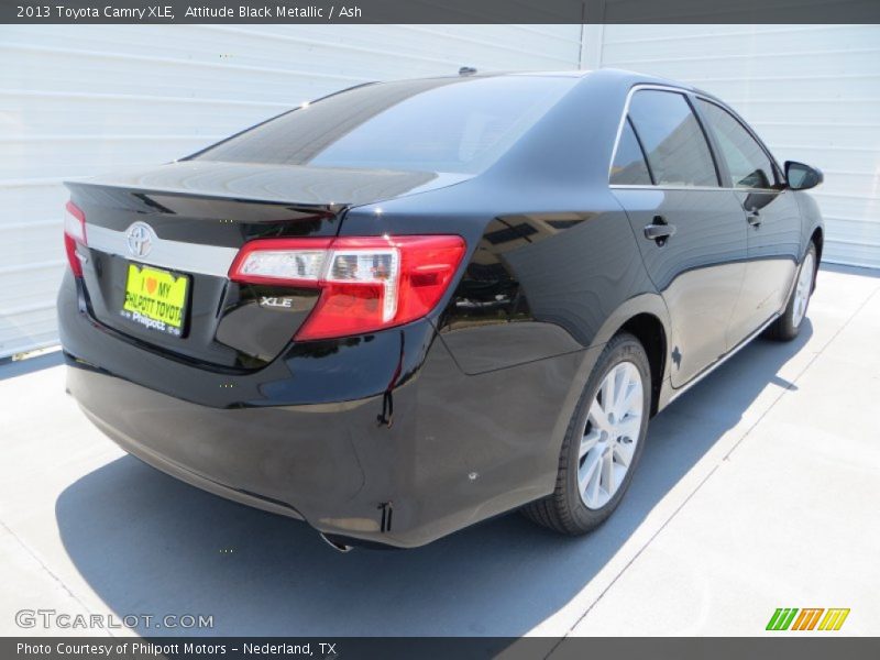 Attitude Black Metallic / Ash 2013 Toyota Camry XLE