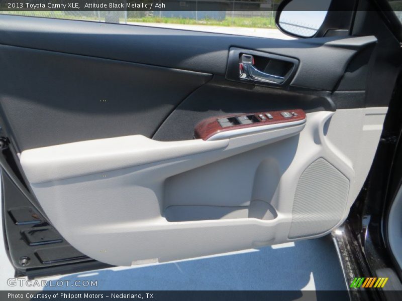 Attitude Black Metallic / Ash 2013 Toyota Camry XLE
