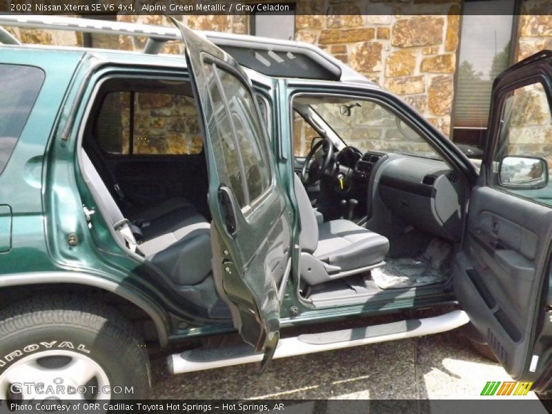 Alpine Green Metallic / Gray Celadon 2002 Nissan Xterra SE V6 4x4