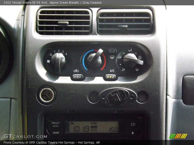 Alpine Green Metallic / Gray Celadon 2002 Nissan Xterra SE V6 4x4