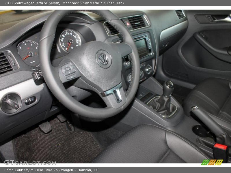 Moonrock Silver Metallic / Titan Black 2013 Volkswagen Jetta SE Sedan
