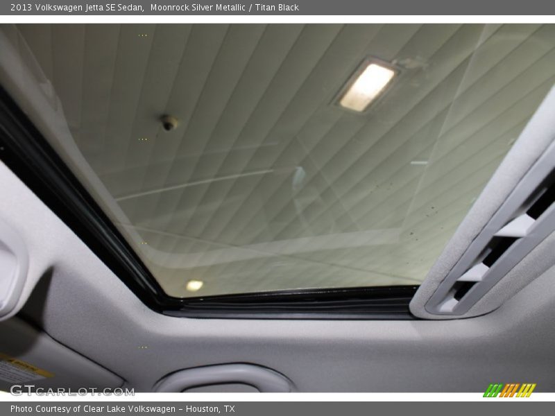 Moonrock Silver Metallic / Titan Black 2013 Volkswagen Jetta SE Sedan