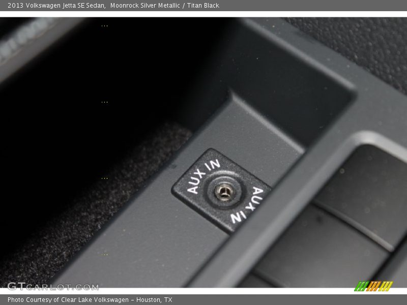 Moonrock Silver Metallic / Titan Black 2013 Volkswagen Jetta SE Sedan