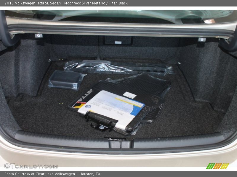 Moonrock Silver Metallic / Titan Black 2013 Volkswagen Jetta SE Sedan