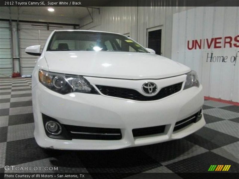 Super White / Black 2012 Toyota Camry SE