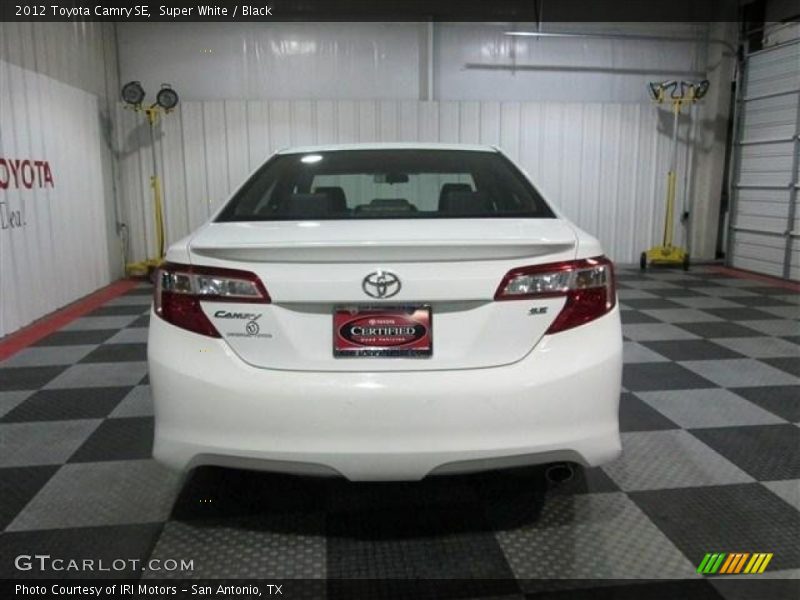 Super White / Black 2012 Toyota Camry SE