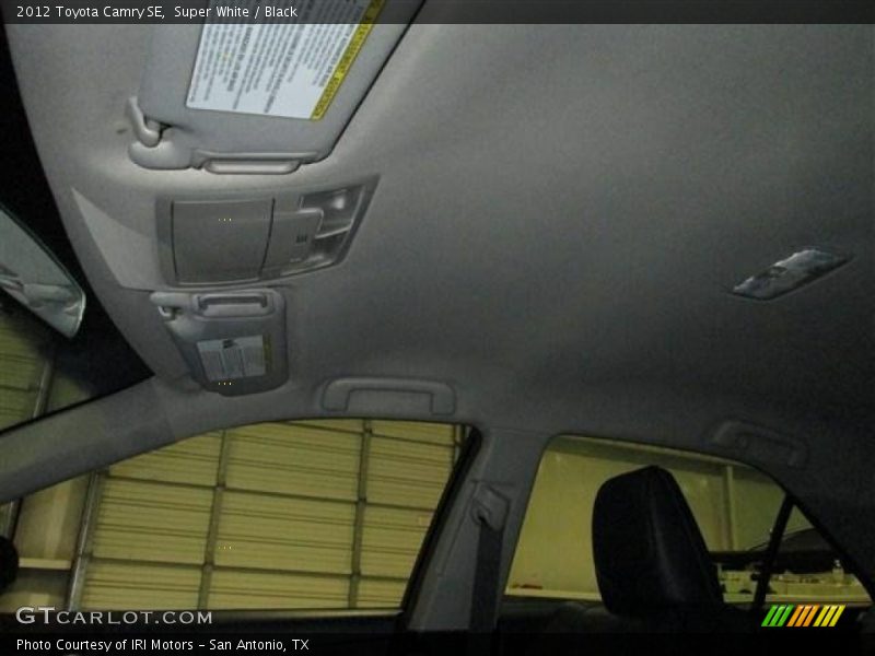 Super White / Black 2012 Toyota Camry SE