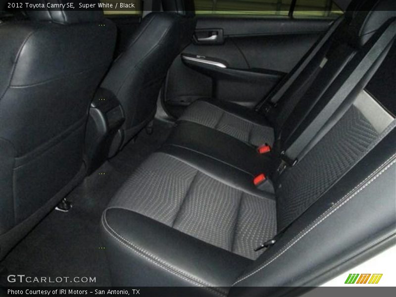 Super White / Black 2012 Toyota Camry SE