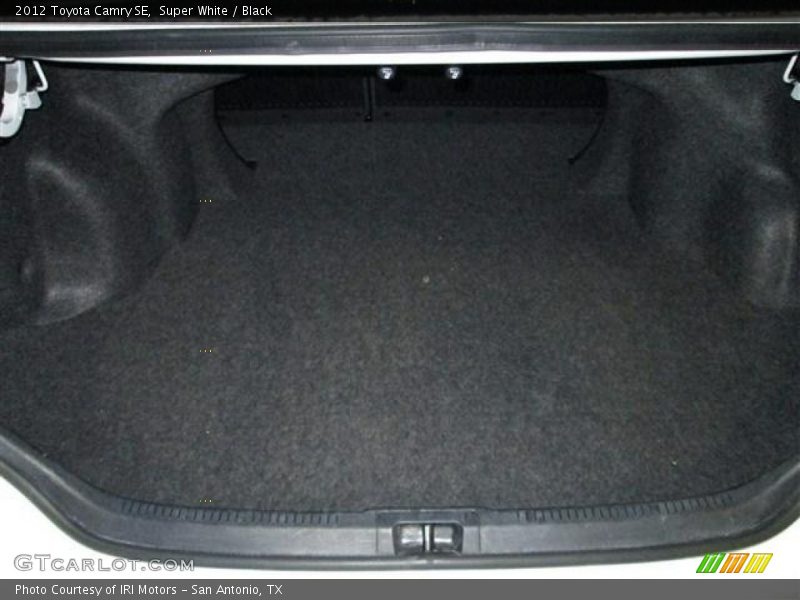 Super White / Black 2012 Toyota Camry SE