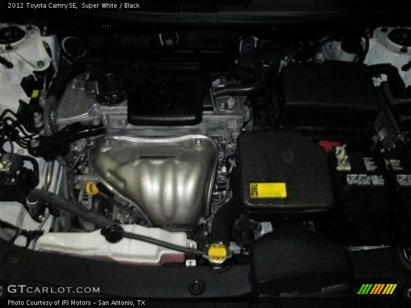 Super White / Black 2012 Toyota Camry SE