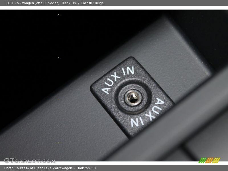 Black Uni / Cornsilk Beige 2013 Volkswagen Jetta SE Sedan