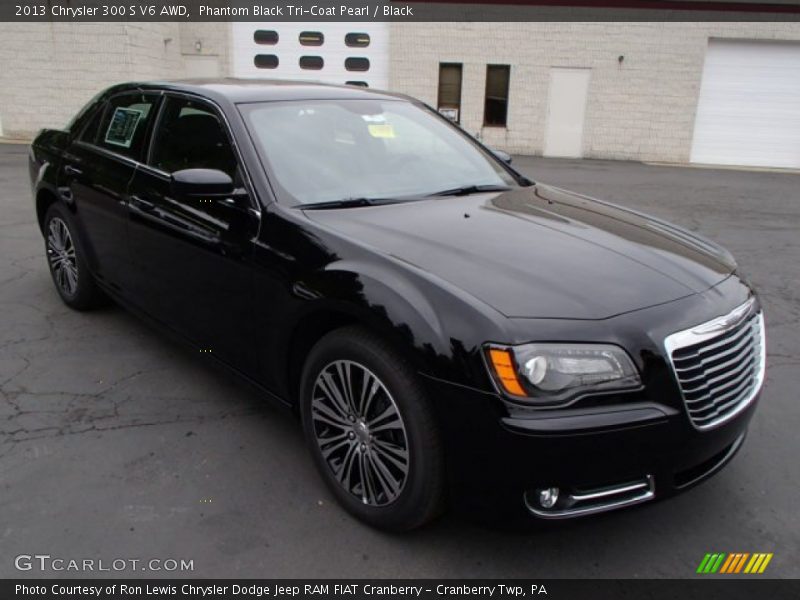 Phantom Black Tri-Coat Pearl / Black 2013 Chrysler 300 S V6 AWD
