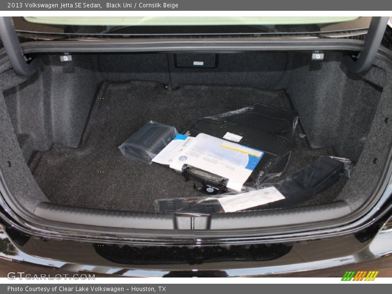 Black Uni / Cornsilk Beige 2013 Volkswagen Jetta SE Sedan