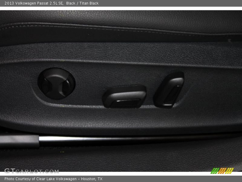Black / Titan Black 2013 Volkswagen Passat 2.5L SE