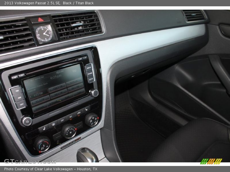 Black / Titan Black 2013 Volkswagen Passat 2.5L SE