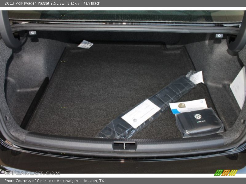 Black / Titan Black 2013 Volkswagen Passat 2.5L SE