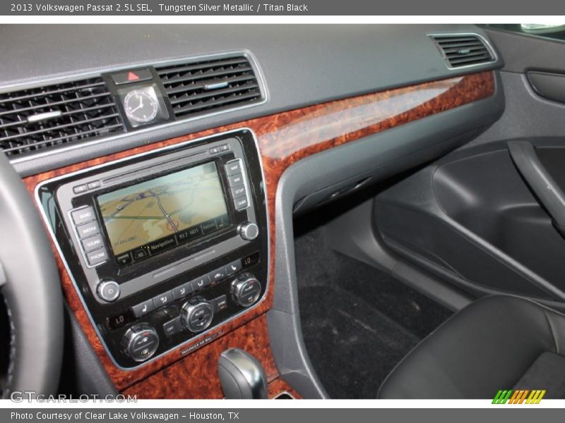 Tungsten Silver Metallic / Titan Black 2013 Volkswagen Passat 2.5L SEL