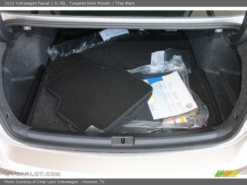 Tungsten Silver Metallic / Titan Black 2013 Volkswagen Passat 2.5L SEL
