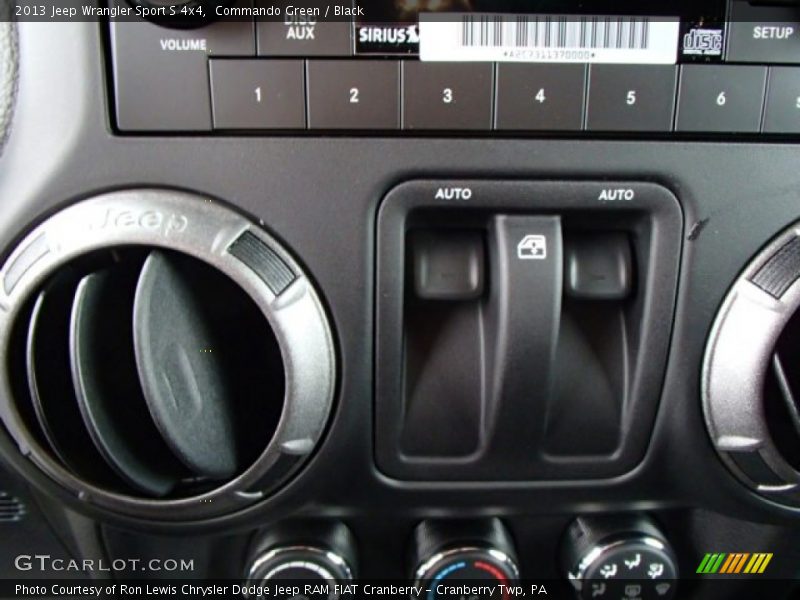 Commando Green / Black 2013 Jeep Wrangler Sport S 4x4