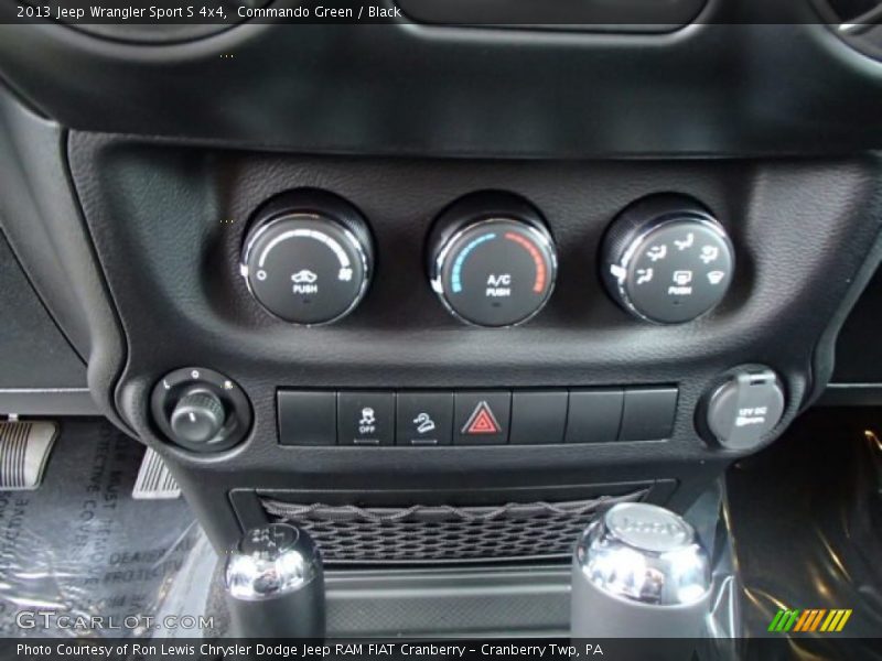 Commando Green / Black 2013 Jeep Wrangler Sport S 4x4