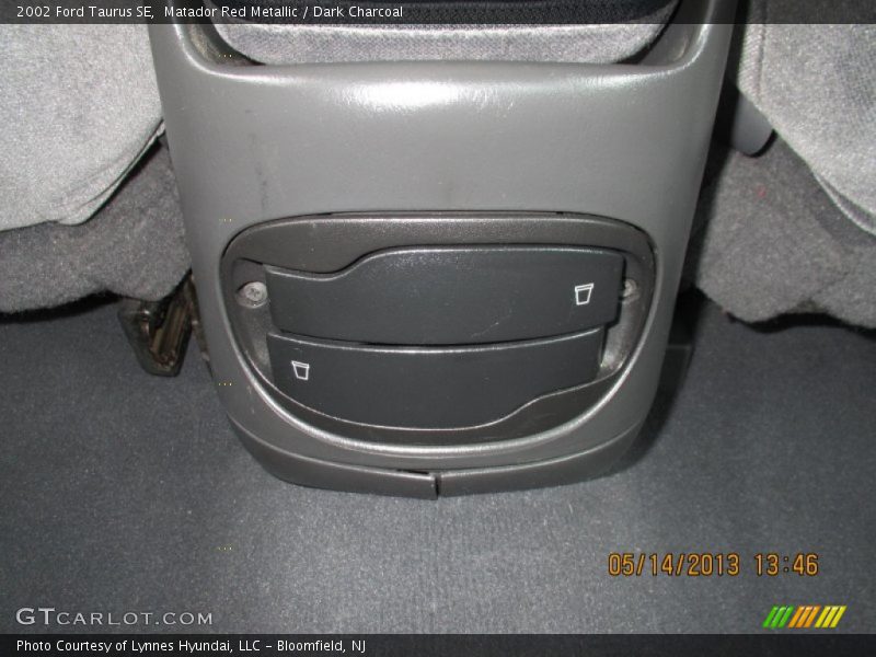 Matador Red Metallic / Dark Charcoal 2002 Ford Taurus SE