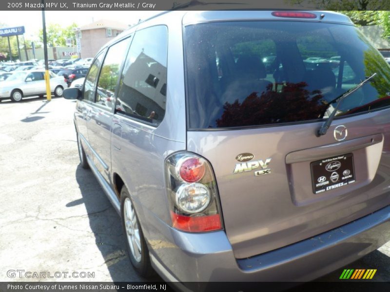 Titanium Gray Metallic / Gray 2005 Mazda MPV LX