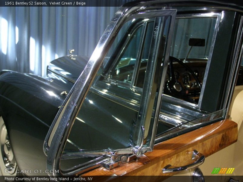 Velvet Green / Beige 1961 Bentley S2 Saloon