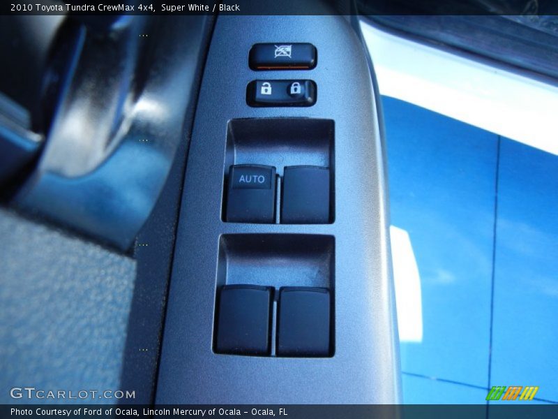 Super White / Black 2010 Toyota Tundra CrewMax 4x4