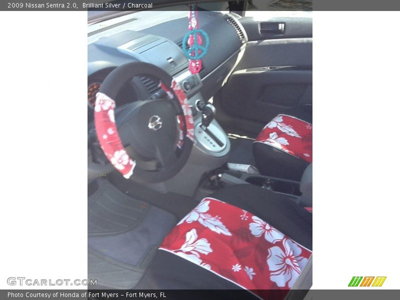 Brilliant Silver / Charcoal 2009 Nissan Sentra 2.0