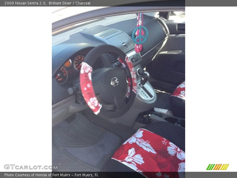 Brilliant Silver / Charcoal 2009 Nissan Sentra 2.0