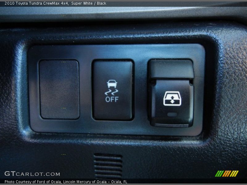 Super White / Black 2010 Toyota Tundra CrewMax 4x4