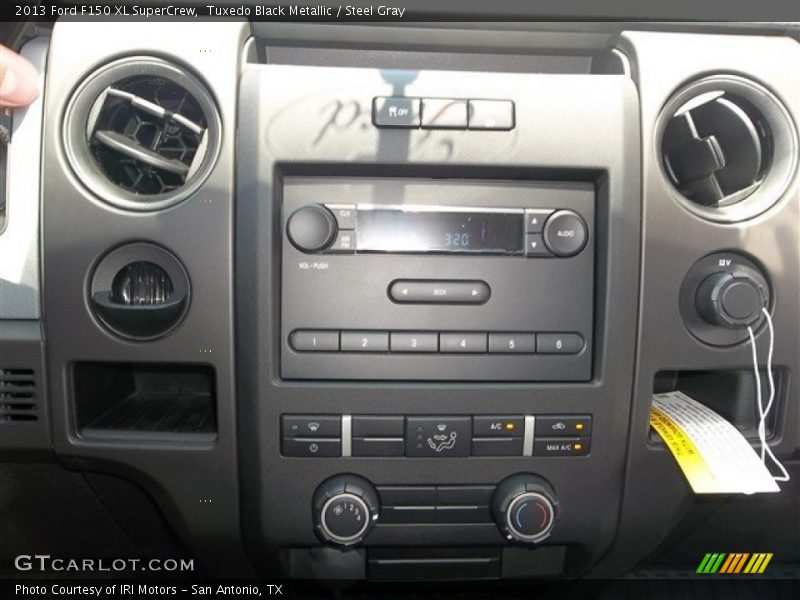 Tuxedo Black Metallic / Steel Gray 2013 Ford F150 XL SuperCrew