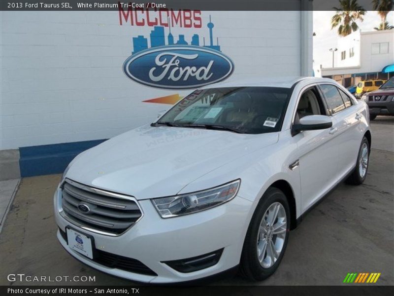 White Platinum Tri-Coat / Dune 2013 Ford Taurus SEL