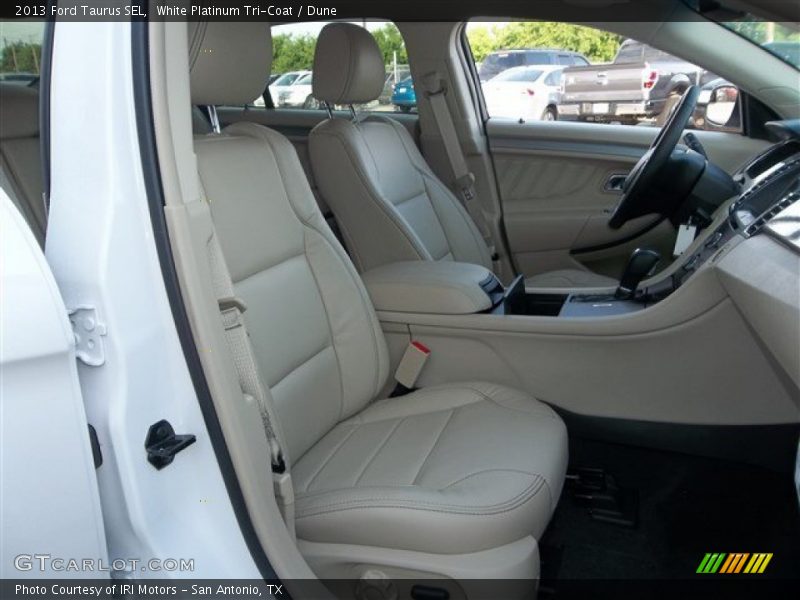 White Platinum Tri-Coat / Dune 2013 Ford Taurus SEL