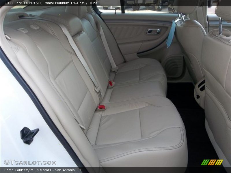 White Platinum Tri-Coat / Dune 2013 Ford Taurus SEL