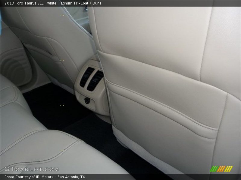 White Platinum Tri-Coat / Dune 2013 Ford Taurus SEL