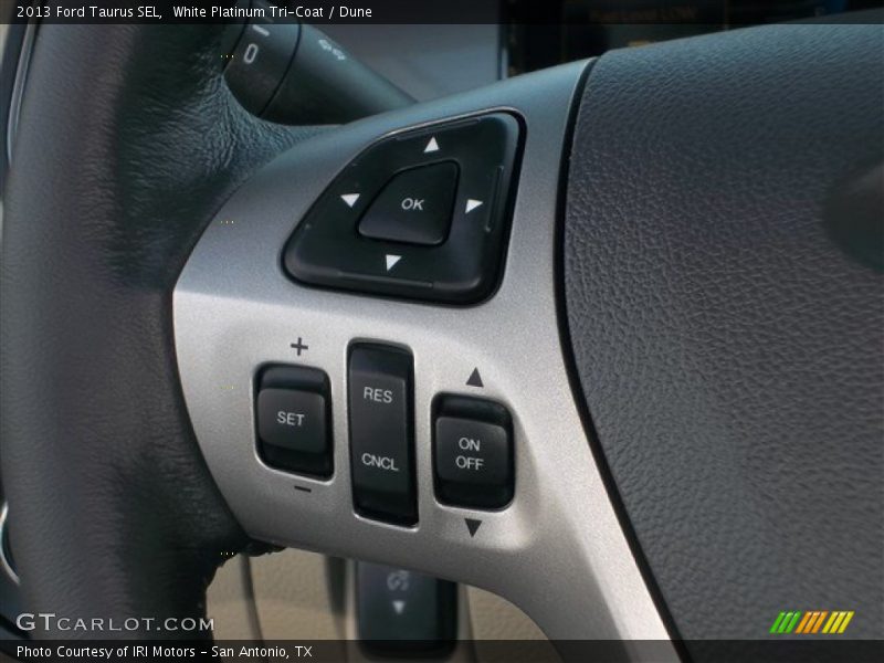White Platinum Tri-Coat / Dune 2013 Ford Taurus SEL