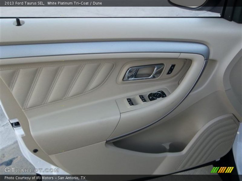 White Platinum Tri-Coat / Dune 2013 Ford Taurus SEL