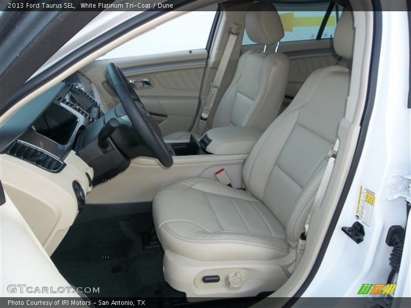 White Platinum Tri-Coat / Dune 2013 Ford Taurus SEL
